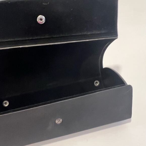 Marc by Marc Jacobs Glasses Case w Lens Wipe - Picture 4 of 5